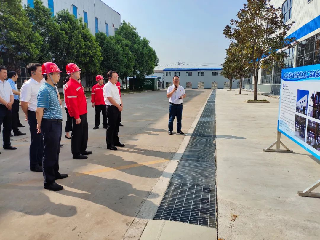現(xiàn)場觀摩！猇亭區(qū)二季度項目拉練活動走進化機公司設(shè)備制造標(biāo)準(zhǔn)化廠房建設(shè)項目