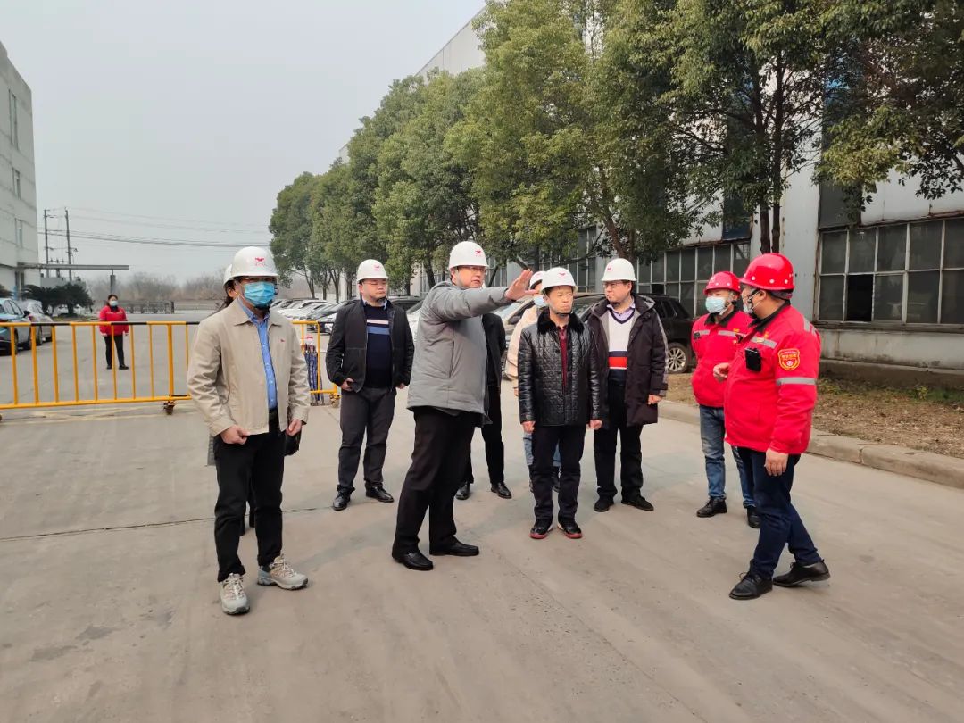 猇亭區(qū)人大汽車及高端裝備制造產業(yè)代表小組到宜化化機現場調研