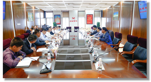 宜化集團與中國化學(xué)品安全協(xié)會簽訂戰(zhàn)略合作協(xié)議(圖2) 宜化集團與中國化學(xué)品安全協(xié)會簽訂戰(zhàn)略合作協(xié)議(圖2)