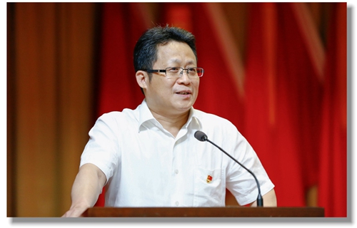 宜化集團(tuán)黨委中心組組織2019年第六次集中(擴(kuò)大)學(xué)習(xí)(圖4) 宜化集團(tuán)黨委中心組組織2019年第六次集中(擴(kuò)大)學(xué)習(xí)(圖4)