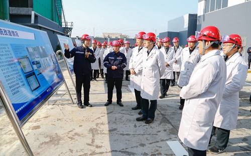 全省?；菲髽I(yè)安全設(shè)計診斷復核現(xiàn)場會代表參觀宜化太平洋熱電公司(圖3)
