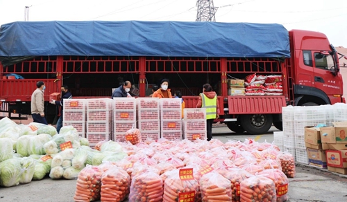 情義無(wú)價(jià)！山西蘭花公司采購(gòu)一批生活物資馳援宜化(圖2)