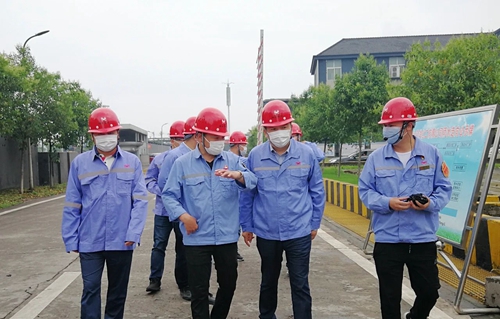 金牛集團(tuán)副總姚光偉一行到楚星公司參觀交流(圖1) 金牛集團(tuán)副總姚光偉一行到楚星公司參觀交流(圖1)