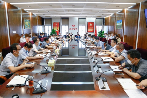 集團(tuán)召開(kāi)行政辦公會(huì) 強(qiáng)調(diào)黨員干部要做到“五講”(圖1) 集團(tuán)召開(kāi)行政辦公會(huì) 強(qiáng)調(diào)黨員干部要做到“五講”(圖1)