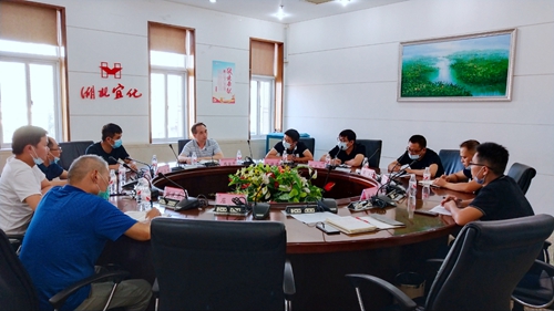 集團(tuán)組織外出療休養(yǎng)歸來(lái)職工召開(kāi)座談會(huì)(圖1) 集團(tuán)組織外出療休養(yǎng)歸來(lái)職工召開(kāi)座談會(huì)(圖1)