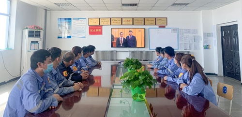 向抗疫英雄致敬！宜化集團(tuán)組織收看全國(guó)抗擊新冠肺炎疫情表彰大會(huì)(圖5)