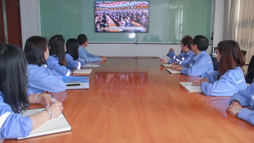 向抗疫英雄致敬！宜化集團(tuán)組織收看全國(guó)抗擊新冠肺炎疫情表彰大會(huì)(圖8)