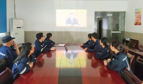 向抗疫英雄致敬！宜化集團(tuán)組織收看全國(guó)抗擊新冠肺炎疫情表彰大會(huì)(圖7)