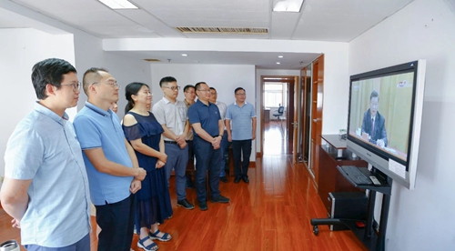 向抗疫英雄致敬！宜化集團(tuán)組織收看全國(guó)抗擊新冠肺炎疫情表彰大會(huì)(圖15)