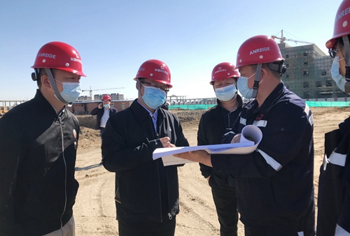 王大真:堅定信心穩(wěn)扎穩(wěn)打 建設(shè)化工行業(yè)的綠色生態(tài)文明園區(qū)和新疆區(qū)域的化工示范標桿(圖2) 王大真:堅定信心穩(wěn)扎穩(wěn)打 建設(shè)化工行業(yè)的綠色生態(tài)文明園區(qū)和新疆區(qū)域的化工示范標桿(圖2)