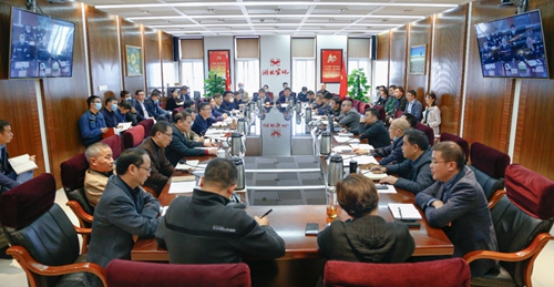 集團行政辦公會強調(diào):振奮精神 再接再厲 大戰(zhàn)四季度 奪取新勝利(圖1) 集團行政辦公會強調(diào):振奮精神 再接再厲 大戰(zhàn)四季度 奪取新勝利(圖1)