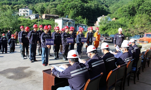 礦業(yè)公司：思維碰撞、經(jīng)驗(yàn)共享，講出班組安全管理標(biāo)準(zhǔn)化建設(shè)好辦法(圖3)