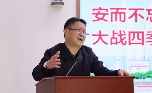 王大真到松滋肥業(yè)、楚星公司、新材料公司和股份公司現(xiàn)場(chǎng)調(diào)研(圖5)