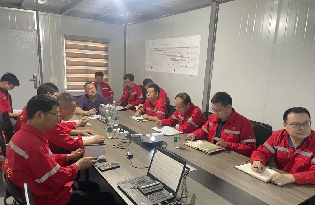 化機公司黨委書記、董事長、總經(jīng)理楊中澤一行到史丹利項目現(xiàn)場辦公