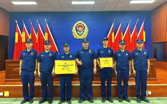 新疆宜化代表隊(duì)在自治區(qū)消防比武競(jìng)賽中勇奪佳績(jī)(圖1) 新疆宜化代表隊(duì)在自治區(qū)消防比武競(jìng)賽中勇奪佳績(jī)(圖1)