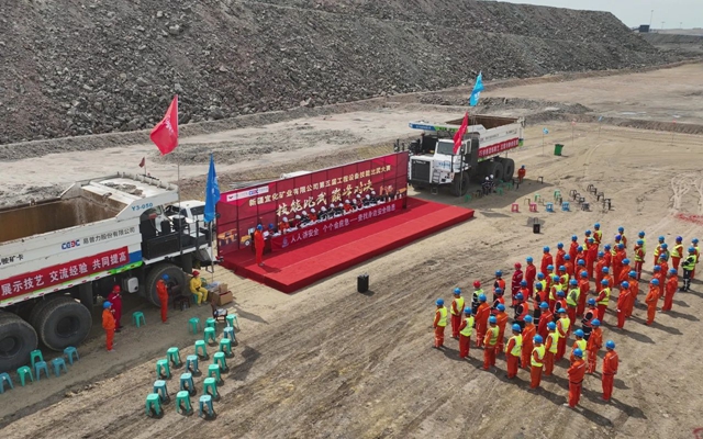 新疆宜化礦業(yè)舉辦第五屆工程設備技能比武大賽(圖1) 新疆宜化礦業(yè)舉辦第五屆工程設備技能比武大賽(圖1)