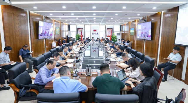 宜化集團(tuán)召開(kāi)工作調(diào)度會(huì)暨收心會(huì)(圖1) 宜化集團(tuán)召開(kāi)工作調(diào)度會(huì)暨收心會(huì)(圖1)