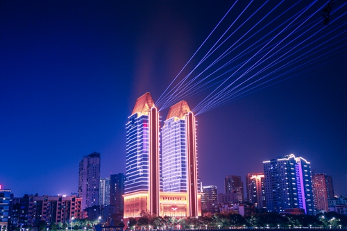 宜化大樓亮起來了！