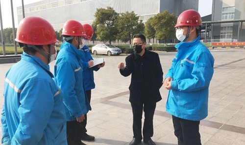 王大真到股份公司、楚星公司和松滋肥業(yè)現(xiàn)場檢查疫情防控及安全生產(chǎn)情況