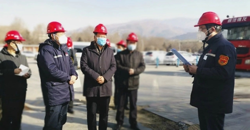 青海省委常委、省總工會(huì)主席馬吉孝到青海宜化調(diào)研慰問(wèn)